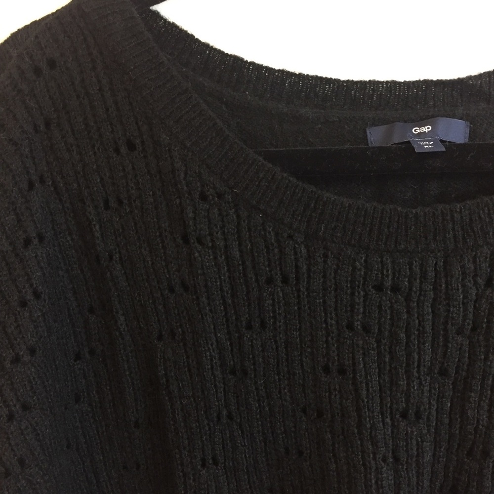 GAP 🖤 Sweater with Wide Neck and Hole Pattern